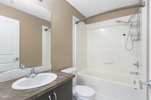 105-100 Cranfield Common Se, Calgary, AB - Indoor Photo Showing Bathroom