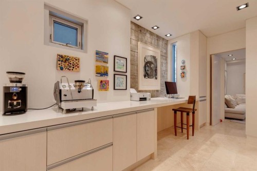 3033 1 Street Sw, Calgary, AB - Indoor