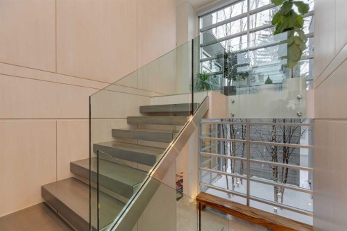 3033 1 Street Sw, Calgary, AB - Indoor Photo Showing Other Room