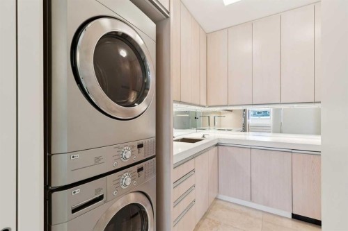 3033 1 Street Sw, Calgary, AB - Indoor Photo Showing Laundry Room