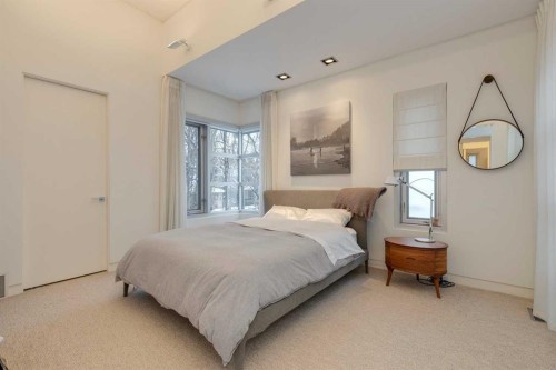 3033 1 Street Sw, Calgary, AB - Indoor Photo Showing Bedroom