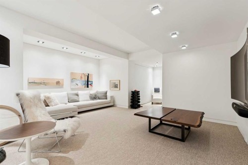 3033 1 Street Sw, Calgary, AB - Indoor