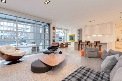 3033 1 Street Sw, Calgary, AB - Indoor Photo Showing Living Room