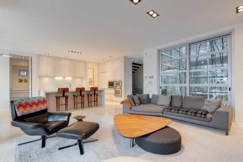 3033 1 Street Sw, Calgary, AB - Indoor Photo Showing Living Room