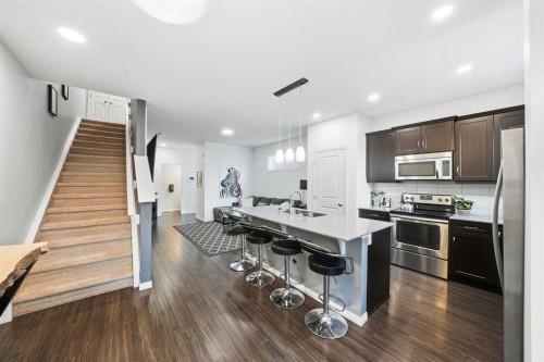 24 Legacy Glen View Se, Calgary, AB - Indoor Photo Showing Kitchen