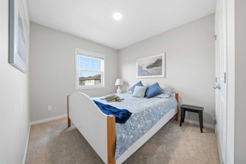 24 Legacy Glen View Se, Calgary, AB - Indoor Photo Showing Bedroom