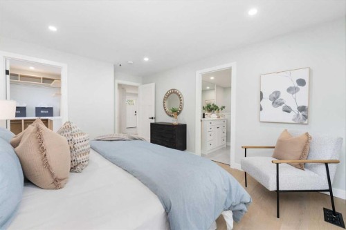 328 Cantrell Place Sw, Calgary, AB - Indoor Photo Showing Bedroom