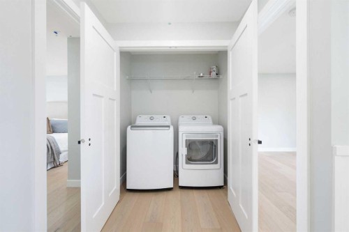 328 Cantrell Place Sw, Calgary, AB - Indoor Photo Showing Laundry Room