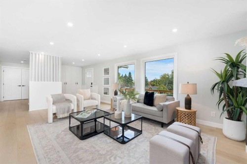 328 Cantrell Place Sw, Calgary, AB - Indoor Photo Showing Living Room