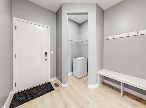 788 New Brighton Drive Se, Calgary, AB - Indoor Photo Showing Other Room