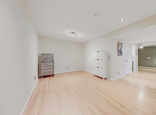 788 New Brighton Drive Se, Calgary, AB - Indoor Photo Showing Other Room