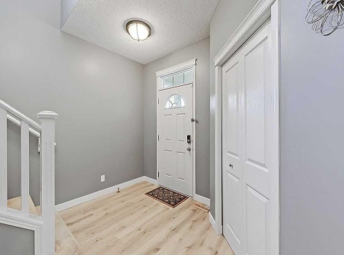 788 New Brighton Drive Se, Calgary, AB - Indoor Photo Showing Other Room