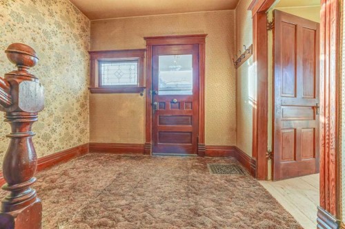 1016 8 Avenue Se, Calgary, AB - Indoor Photo Showing Other Room