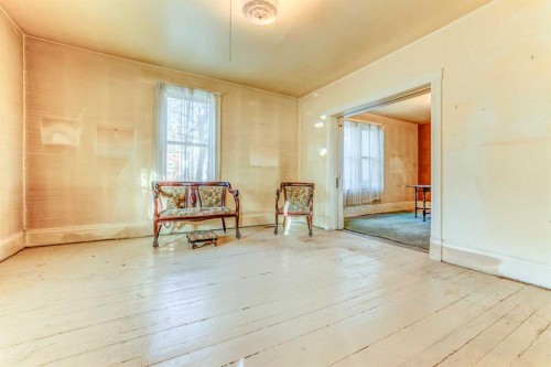 1016 8 Avenue Se, Calgary, AB - Indoor Photo Showing Other Room