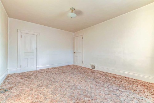 1016 8 Avenue Se, Calgary, AB - Indoor Photo Showing Other Room