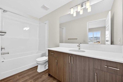 92 Creekside Drive Sw, Calgary, AB - Indoor Photo Showing Bathroom