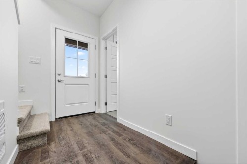 92 Creekside Drive Sw, Calgary, AB - Indoor Photo Showing Other Room