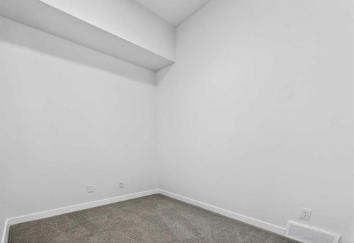 92 Creekside Drive Sw, Calgary, AB - Indoor Photo Showing Other Room