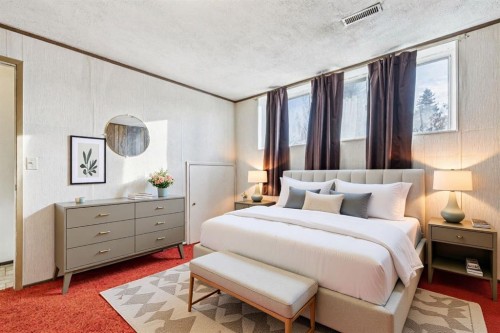 4104 13 Avenue Ne, Calgary, AB - Indoor Photo Showing Bedroom