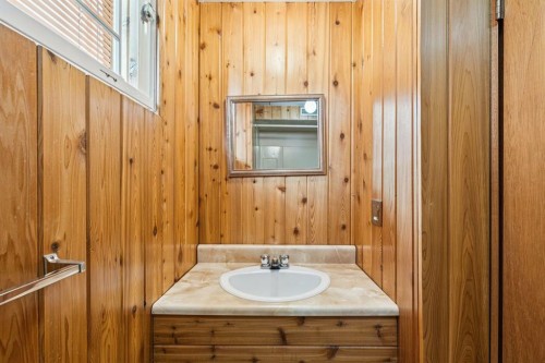 4104 13 Avenue Ne, Calgary, AB - Indoor