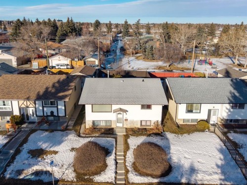 4104 13 Avenue Ne, Calgary, AB - Outdoor