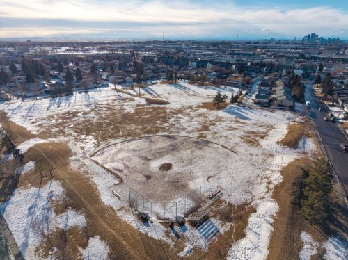 4104 13 Avenue Ne, Calgary, AB - Outdoor With View