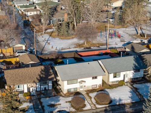 4104 13 Avenue Ne, Calgary, AB - Outdoor