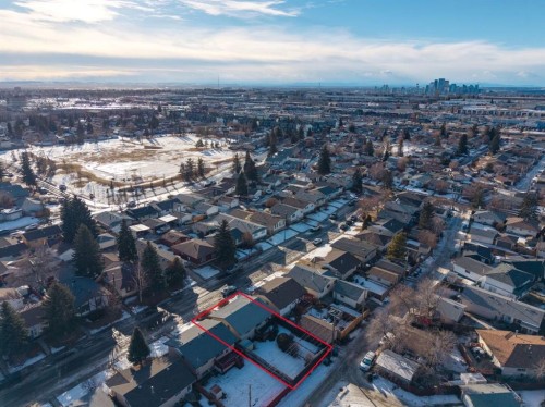 4104 13 Avenue Ne, Calgary, AB - Outdoor With View