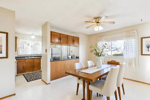 4104 13 Avenue Ne, Calgary, AB - Indoor Photo Showing Dining Room