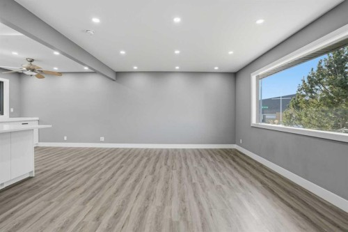 2004 18 Street Nw, Calgary, AB - Indoor Photo Showing Other Room