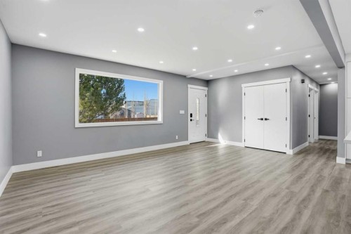 2004 18 Street Nw, Calgary, AB - Indoor Photo Showing Other Room