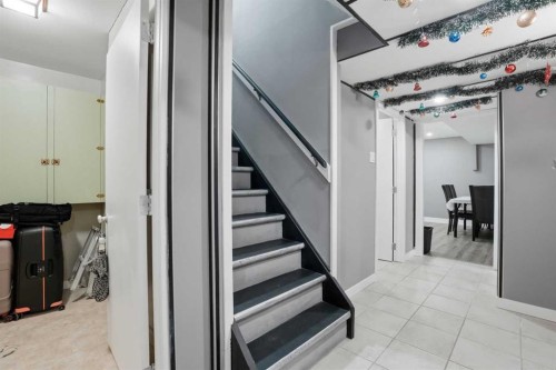 2004 18 Street Nw, Calgary, AB - Indoor Photo Showing Other Room