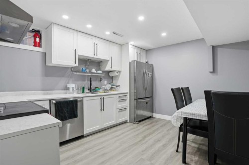 2004 18 Street Nw, Calgary, AB - Indoor Photo Showing Other Room