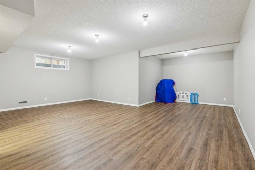 71 Walden Manor Se, Calgary, AB - Indoor Photo Showing Other Room