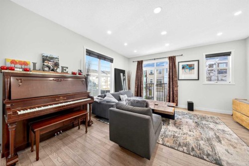 503 Nolanfield Villas Nw, Calgary, AB - Indoor Photo Showing Living Room