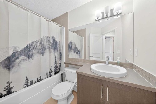 503 Nolanfield Villas Nw, Calgary, AB - Indoor Photo Showing Bathroom