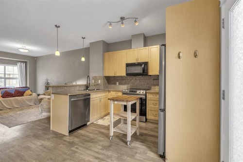 106 Ranch Ridge Meadow, Strathmore, AB - Indoor Photo Showing Kitchen