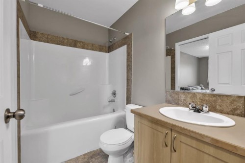 106 Ranch Ridge Meadow, Strathmore, AB - Indoor Photo Showing Bathroom
