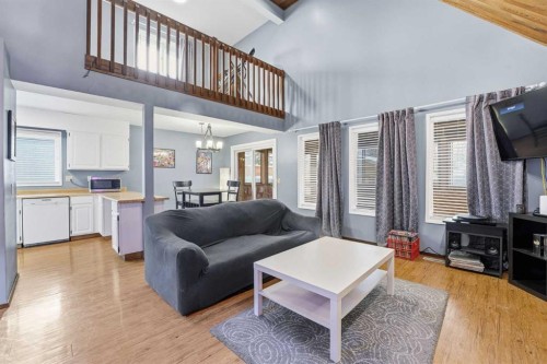 1429 Big Springs Way Se, Airdrie, AB - Indoor Photo Showing Living Room