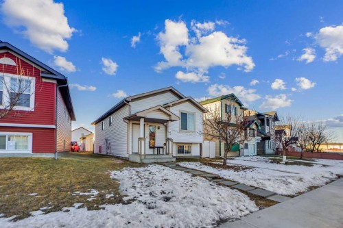 1134 Martindale Boulevard Ne, Calgary, AB - Outdoor With Facade