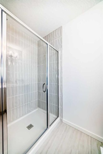 44 Creekside Path Sw, Calgary, AB - Indoor Photo Showing Bathroom