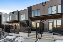 2533 Sovereign Crescent SW Calgary, AB T3C 3Y3