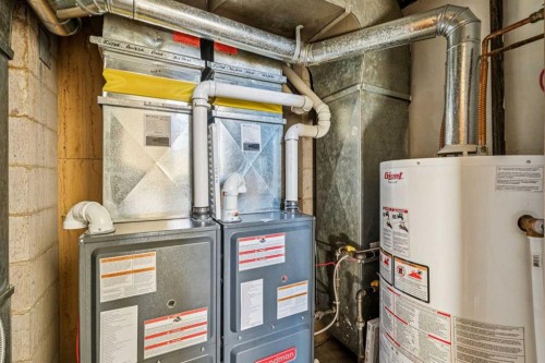111 27 Avenue Nw, Calgary, AB - Indoor Photo Showing Basement