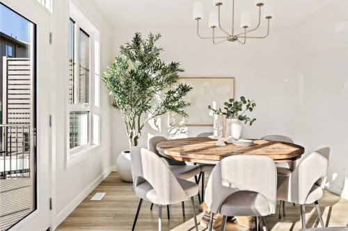 618 Sovereign Common Sw, Calgary, AB - Indoor Photo Showing Dining Room