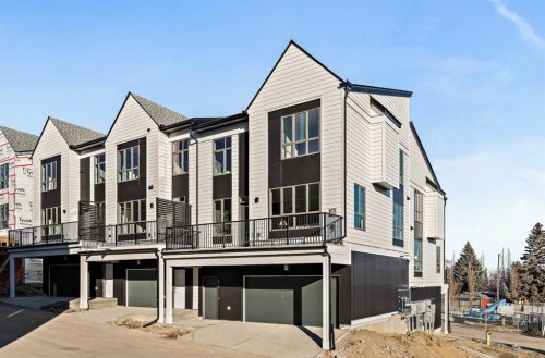 618 Sovereign Common Sw, Calgary, AB - Outdoor With Facade