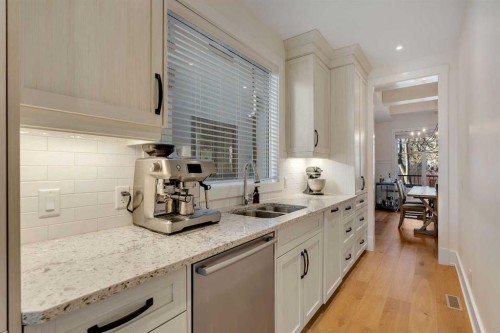 5852 Bowwater Crescent Nw, Calgary, AB - Indoor Photo Showing Kitchen With Double Sink With Upgraded Kitchen