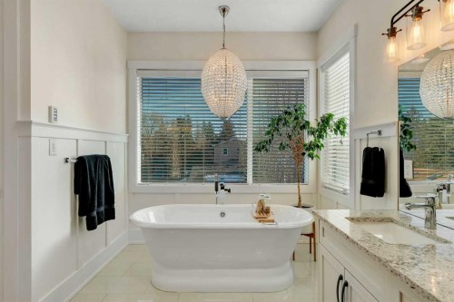 5852 Bowwater Crescent Nw, Calgary, AB - Indoor Photo Showing Bathroom