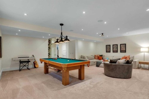 5852 Bowwater Crescent Nw, Calgary, AB - Indoor Photo Showing Other Room