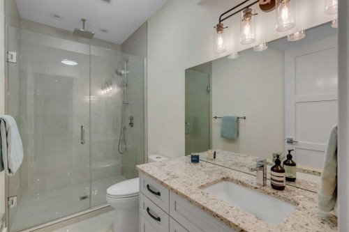 5852 Bowwater Crescent Nw, Calgary, AB - Indoor Photo Showing Bathroom