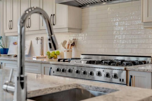 5852 Bowwater Crescent Nw, Calgary, AB - Indoor Photo Showing Kitchen